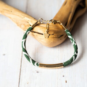 Bracelet vert et blanc en tissu de Kimono