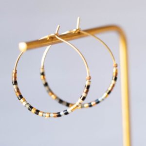 Créoles minimalistes, perles de verre japonaises, brun doré